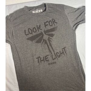 The Last Of Us T Shirt Look For The Light 2023 Medium Hot Topic Gray